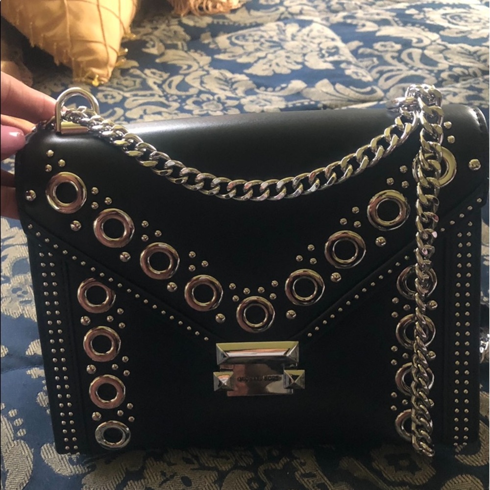 Sale🎉 Michael Kors Black shoulder bag with detail